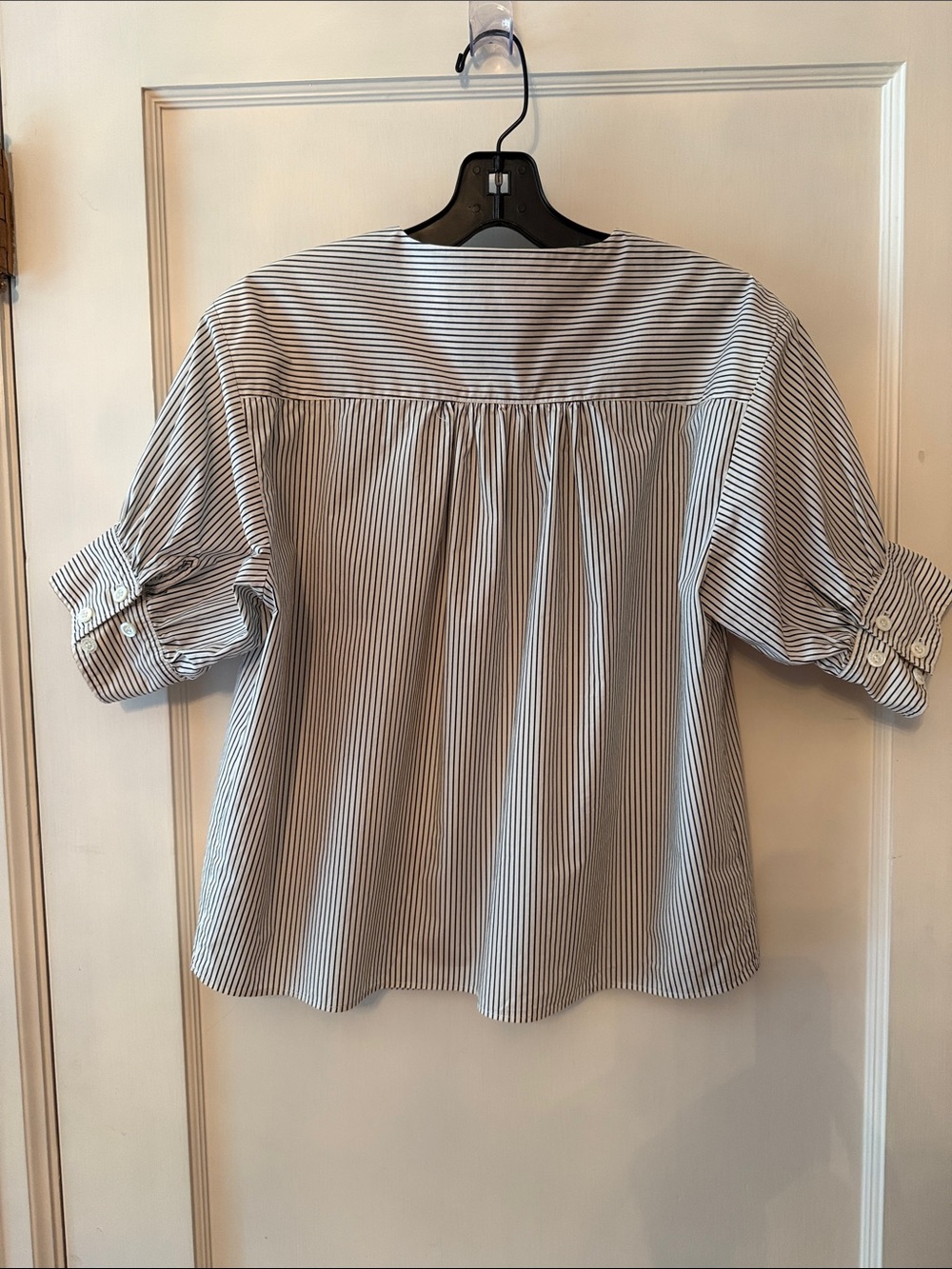 FRAME Split Neck Organic Cotton Popover top - Picture 3 of 5